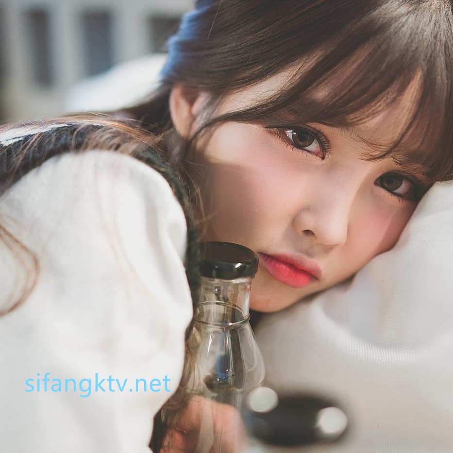 【2023_04_14】Long_hair_+_black_stockings_touching_pussy_🥰.m4v